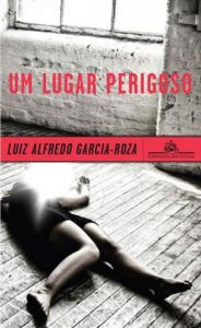 Um lugar perigoso na amazon.com.br e americanas.com.br Capa do livro Um lugar perigoso
