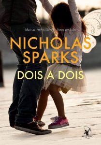 Capa do livro Dois a dois de NIcholas Sparks