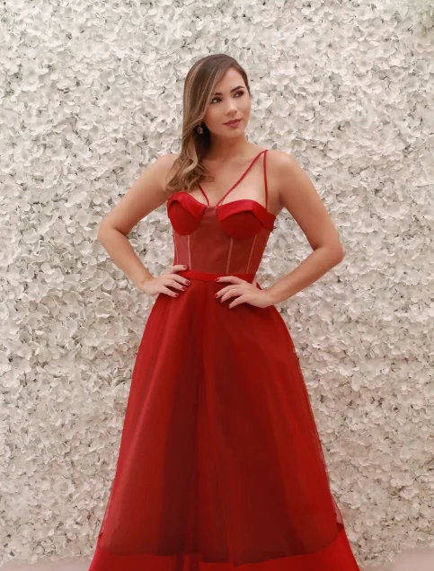 Imagem Com Vestido Corselet Vermelho