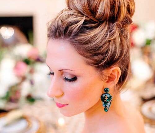 cabelo-ondulado-coque-alto-1.jpg