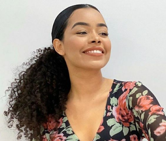 Imagem Com Rabo De Cavalo Baixo