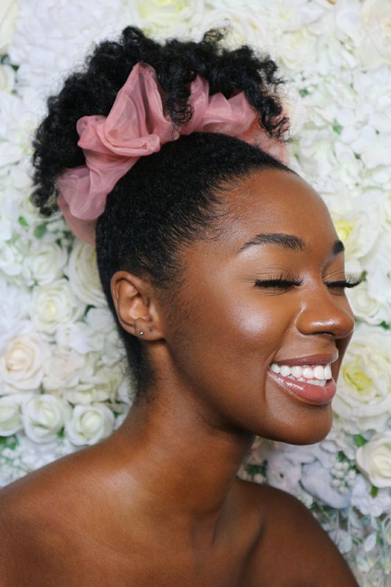 Imagem Com Coque Com Prendedor De Tecido