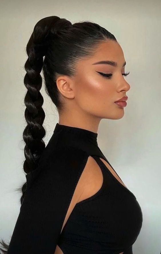 Imagem Com Rabo De Cavalo Com Trança Simples