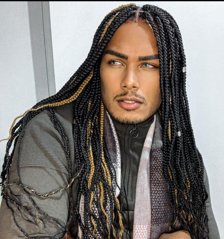 Imagem Com Box Braids Pretas E Amarelas Em Um Homem