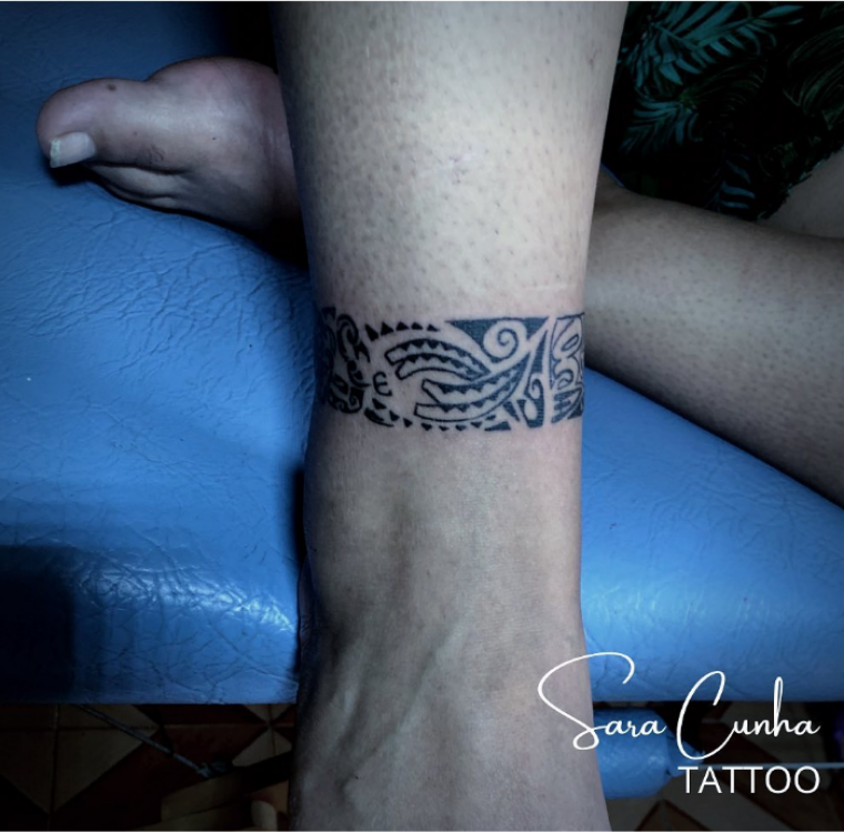 Imagem Com Tatuagem Tribal Feminina Faixa Maori