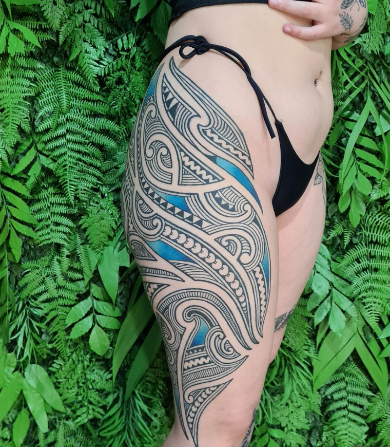 Imagem com tatuagem tribal feminina Maori livre