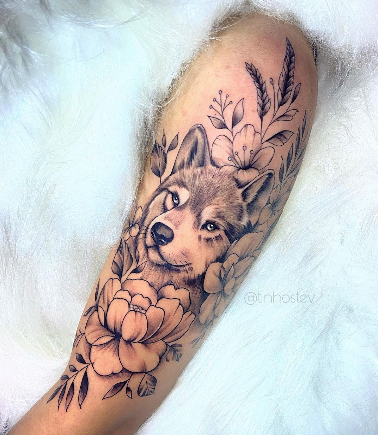 Imagem Com Tatuagem Tribal Feminina De Lobo