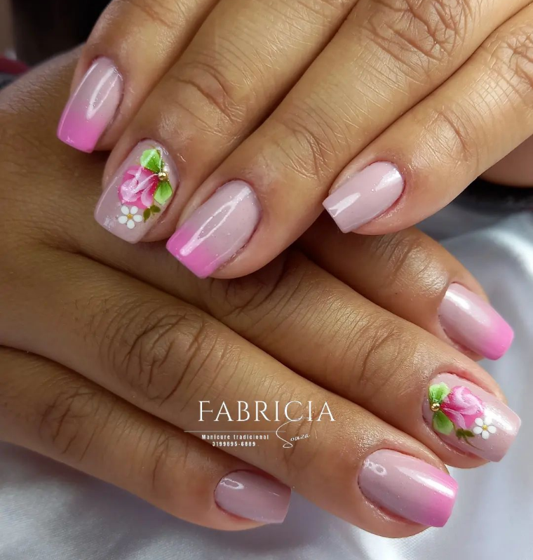 Imagem Com Unhas Grandes Rosas Decoradas