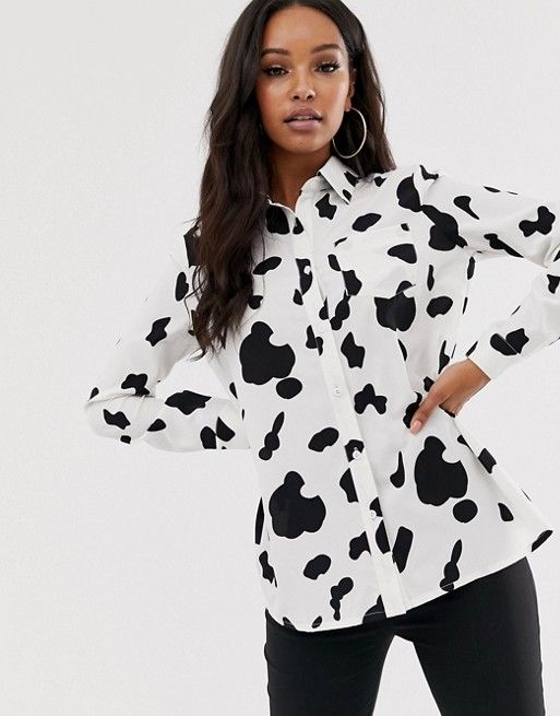 Imagem com camisa social com estampa de vaca