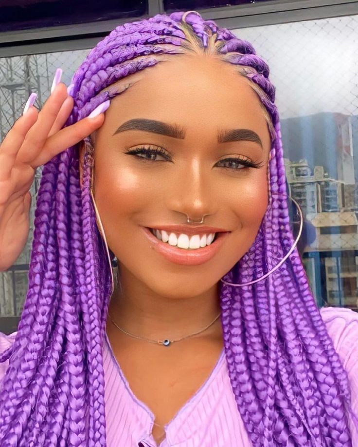 Imagem Com Cabelo Cacheado Roxo Em Box Braids