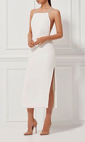 Imagem Com Vestido Mídi Branco Com Scarpin