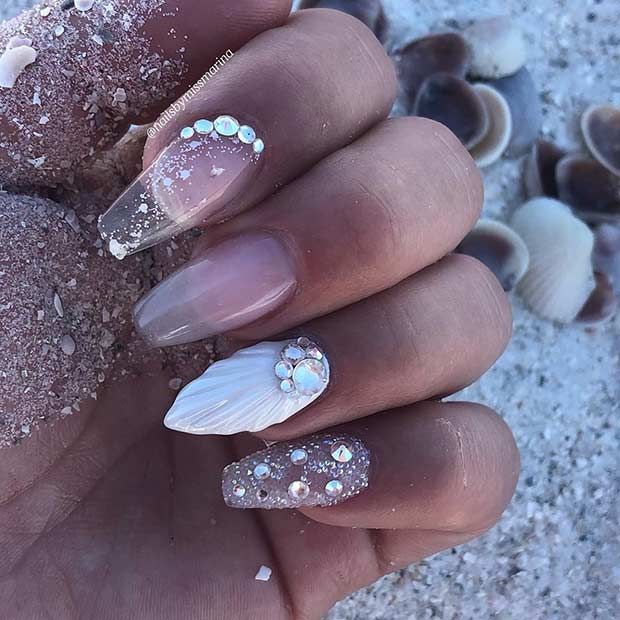 Imagem com unhas de sereia delicadas