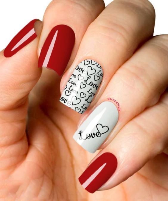 Imagem Com Unhas De Jornal &Quot;Só Amor&Quot;