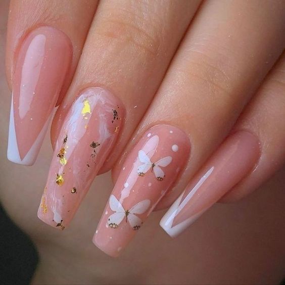 Imagem Com Unhas Encapsuladas Delicadas Rosa Nude Marmorizada