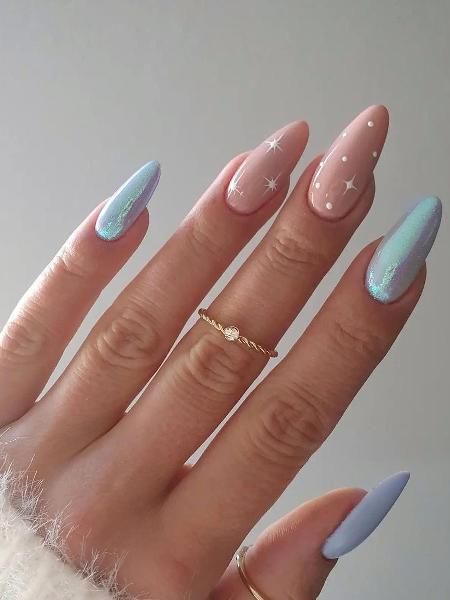 Imagem Com Esmaltes Em Gel Azul E Rosa Bebê