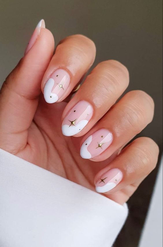 Imagem Com Unhas Encapsuladas Delicadas Com Nail Art Com Francesinha