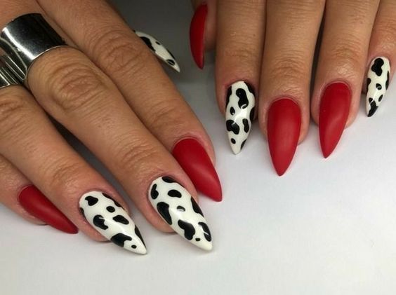 Imagem com Unhas Vermelho com Preto com Animal Print