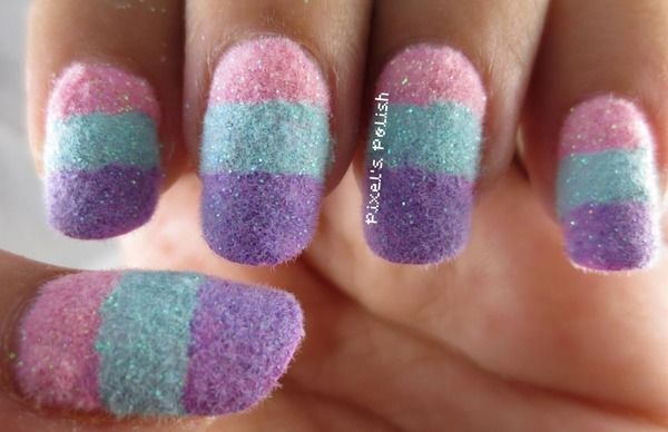 Imagem Com Unhas De Veludo Rosa Bebê, Azul Celeste E Lilás