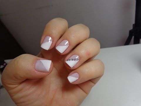 Unhas Espanholas Brancas Com Strass Em Filha Única Imagem Com Unhas Espanholas Brancas Com Strass Em Filha Única
