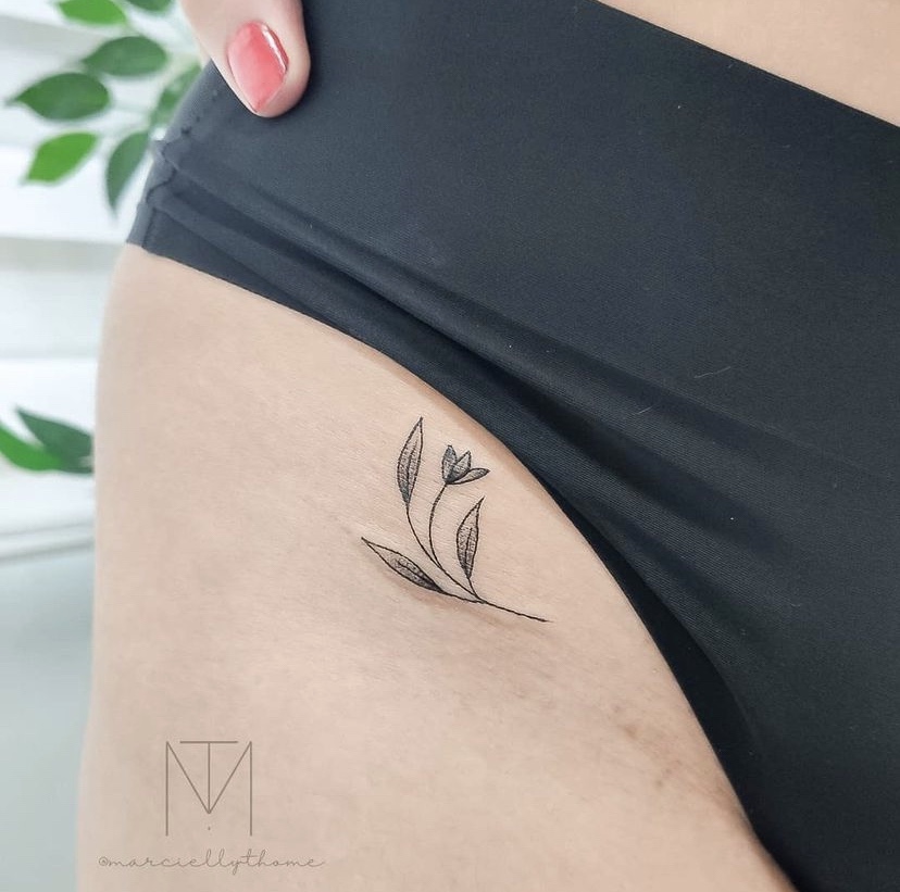Ivanramostattoo em 2023  Tatuagem de ramos de oliveira, Tatuagem de ondas,  Tatuagem minimalista