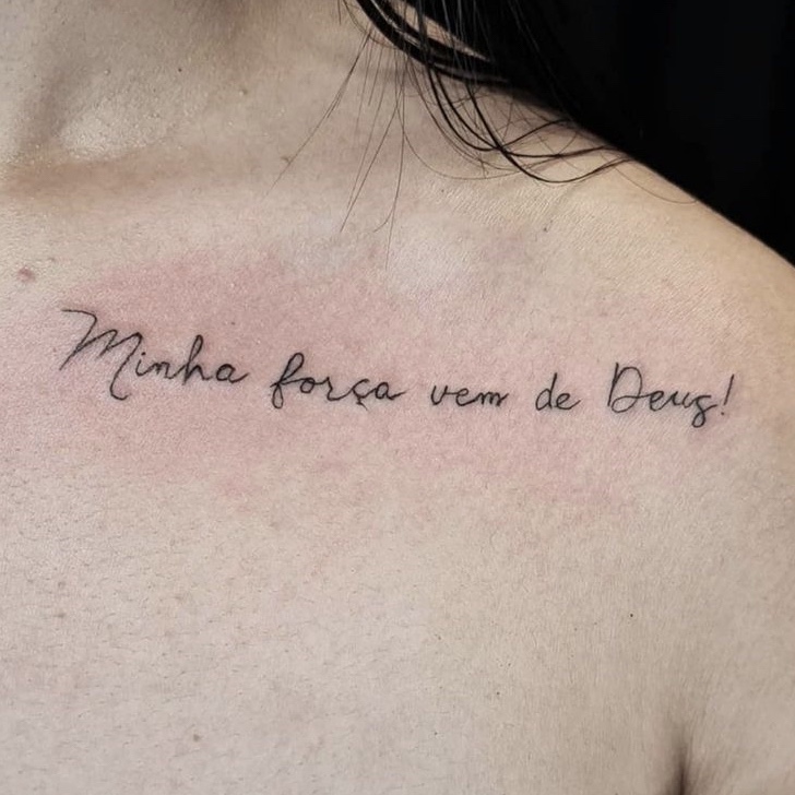 Imagem Com Tatuagem De Lembrança No Ombro