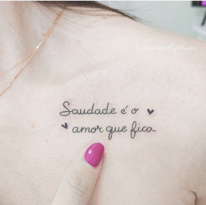 Imagem Com Tatuagem De Saudade No Ombro