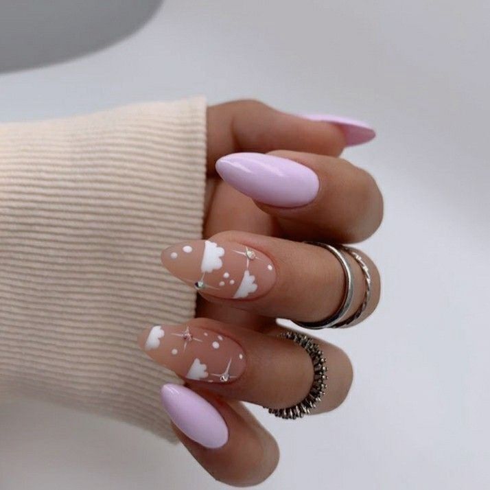 Imagem Com Unhas De Nuvem Com Rosa Claro E Nude