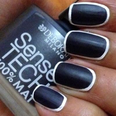 Imagem Com Border Nails Branca Com Base Preta Fosca