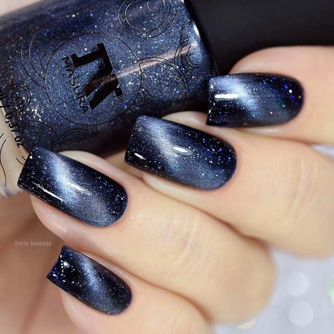Imagem Com Unhas Cósmicas Com Cinza