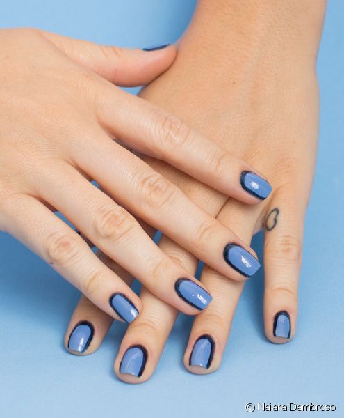 Imagem Com Border Nails Crescent Moon Preta Com Base Azul