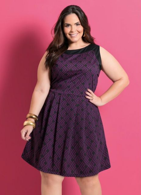 Imagem Com Vestido Evasê Curto Roxo Para O Verão