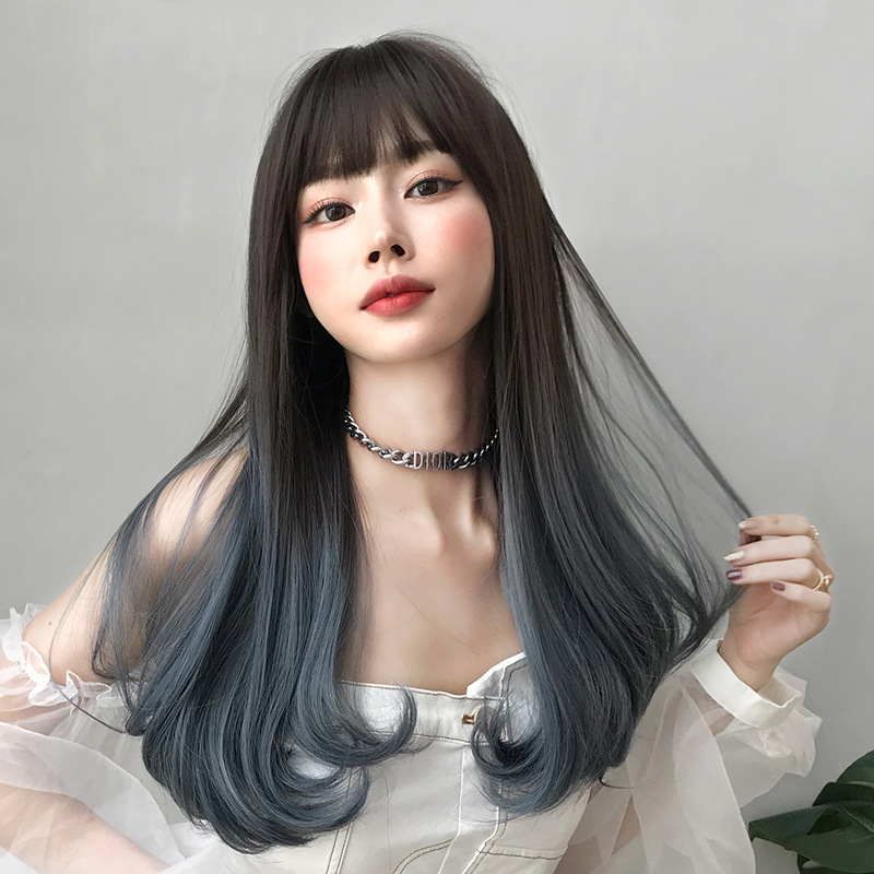 Imagem com Franja coreana em cabelo longo