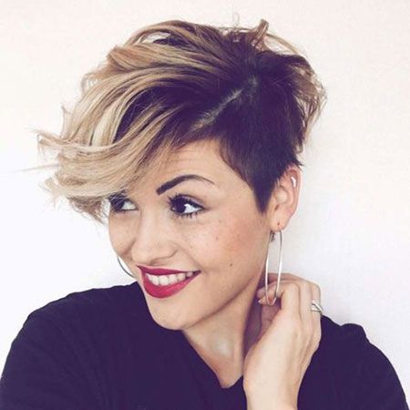 Imagem Com Pixie Cut Com Mechas