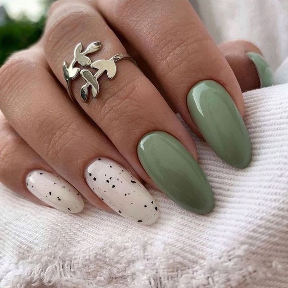 Imagem Com Esmalte Verde Militar Básico E Branco Com Preto