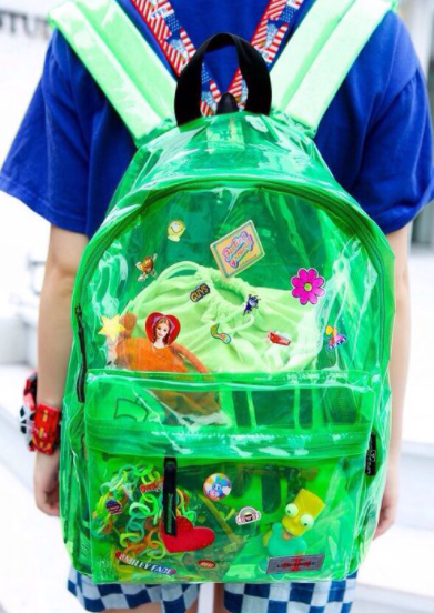 Imagem Com Mochila Verde Transparente Kidcore