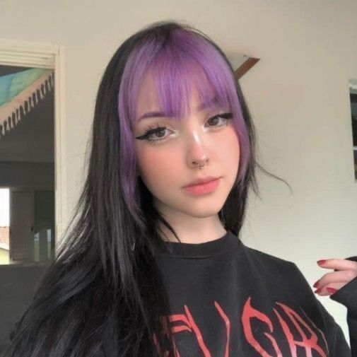 Imagem Com Cabelo E-Girl Com Franja Lilás