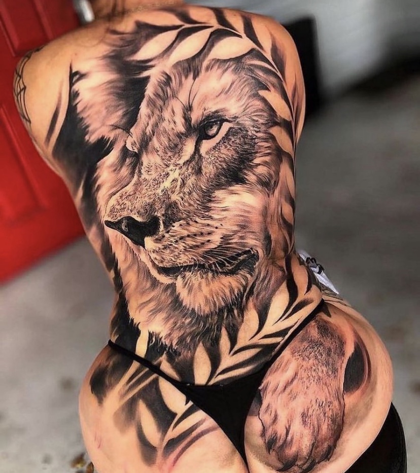 Imagem Com Tatuagem Grande De Leão