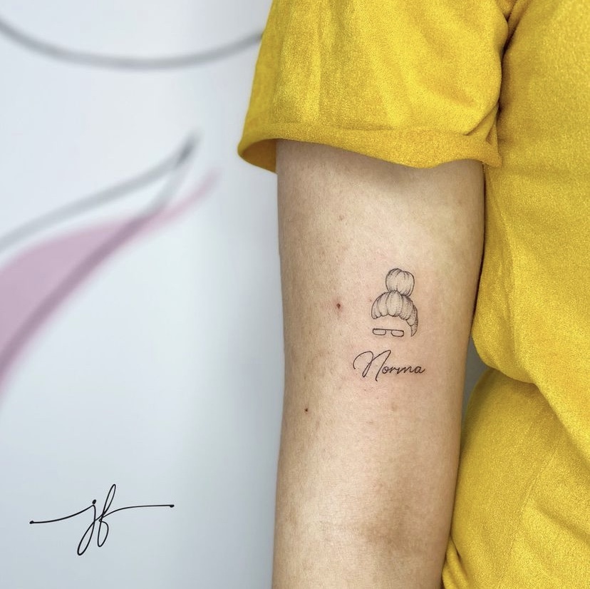 Imagem Com Tatuagem De Homenagem Para A Vó No Braço