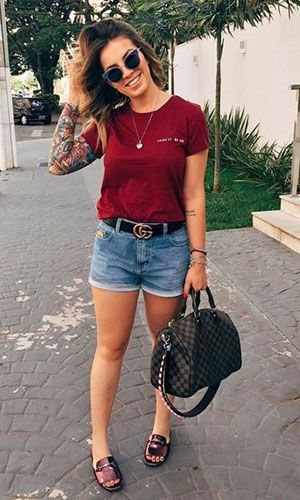 Imagem Com Look Com T-Shirt E Short