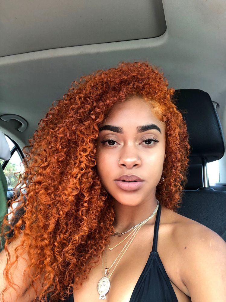 Imagem Com Morena Ruiva Laranja Claro