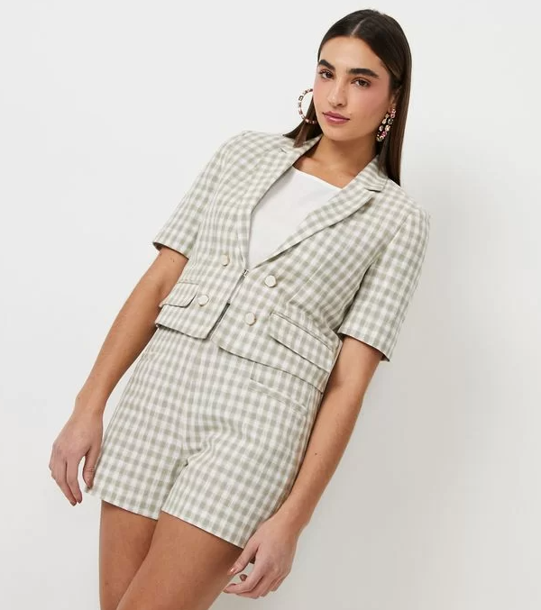 Imagem Blazer Feminino Em Algodão Com Manga Curta E Estampa Xadrez