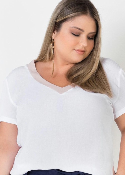 Imagem Camisa Feminina Plus Size Branca Com Detalhes