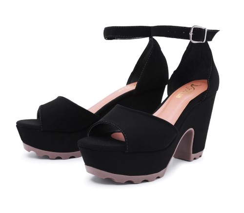 Imagem Sandália Alta de Salto Grosso Tratorada Preta