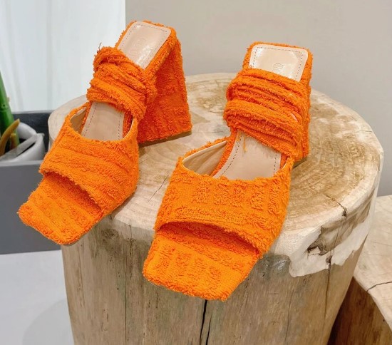 Imagem Sandália Laranja Salto Grosso Gladiador