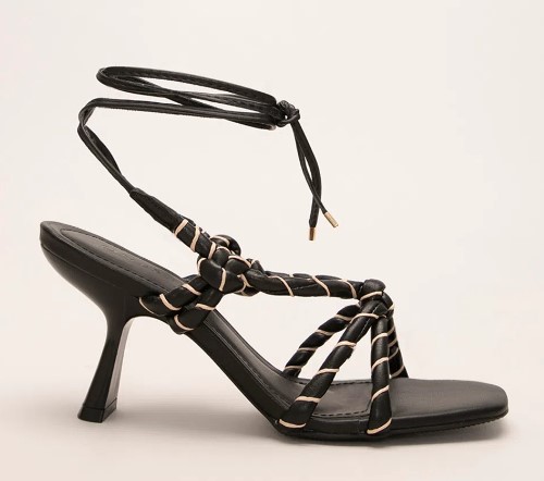 Imagem Salto Com Amarração de Salto Fino Bico Quadrado Preto