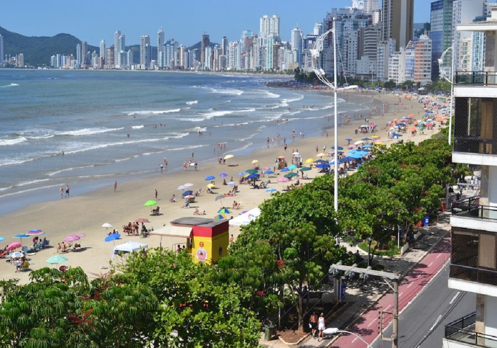 Imagem Com Praia Central