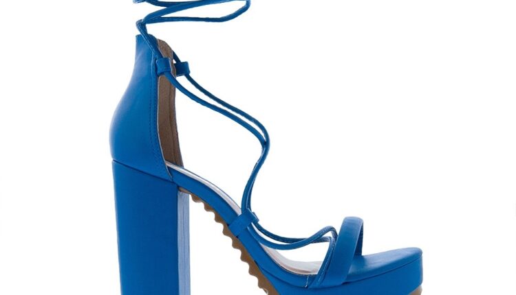 Sandalia-meia-pata-azul-tratorada.jpeg