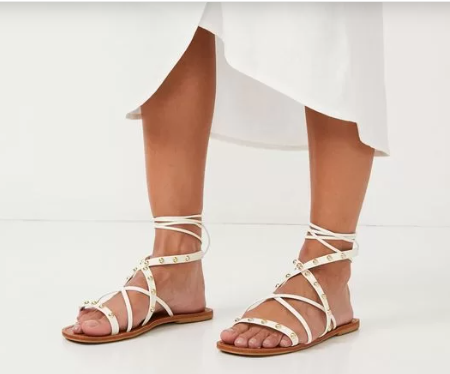 Imagem Sandália da moda com tachas