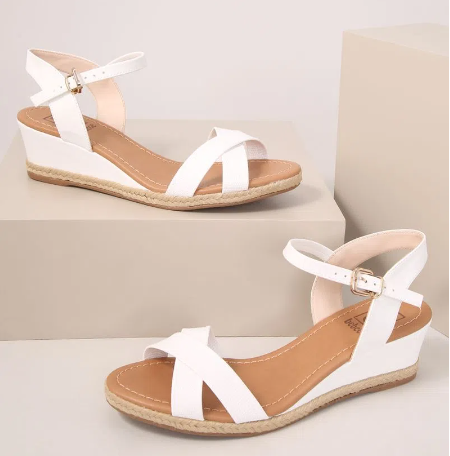 Imagem Sandália Bebecê tiras branca