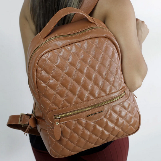 Imagem Mochila Feminina De Couro Matelassê